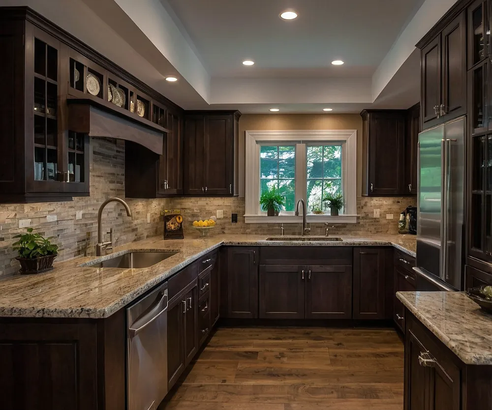 کابینت طرح چوب قهوه‌ای تیره یا سوخته