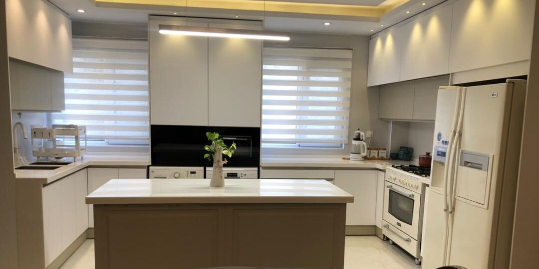 کابینت پله ای سفید طوسی