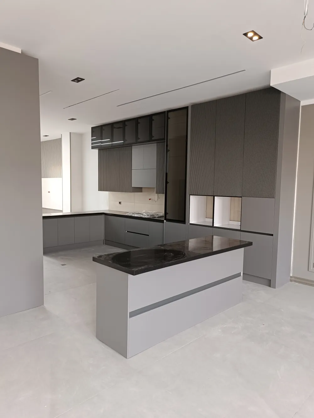 کابینت پله ای سفید طوسی