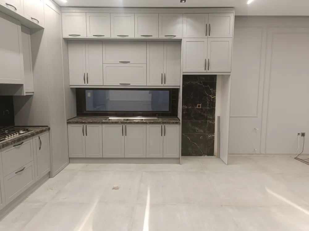 کابینت پله ای سفید طوسی