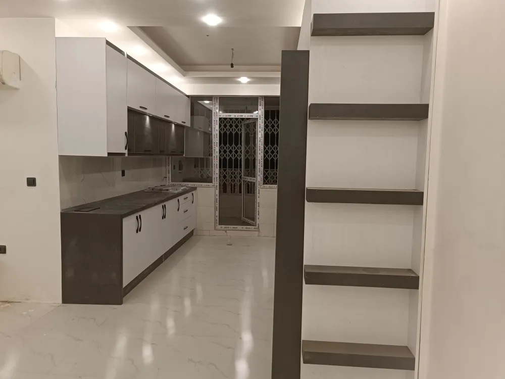 کابینت پله ای سفید طوسی