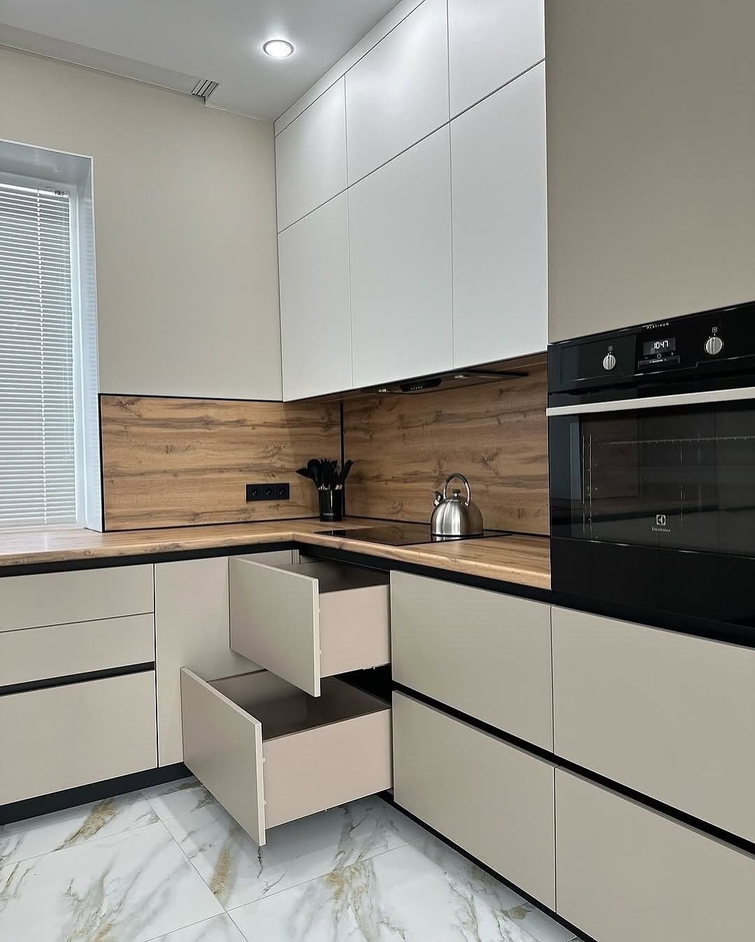 کابینت هایگلاس مدرن سفید طوسی روشن