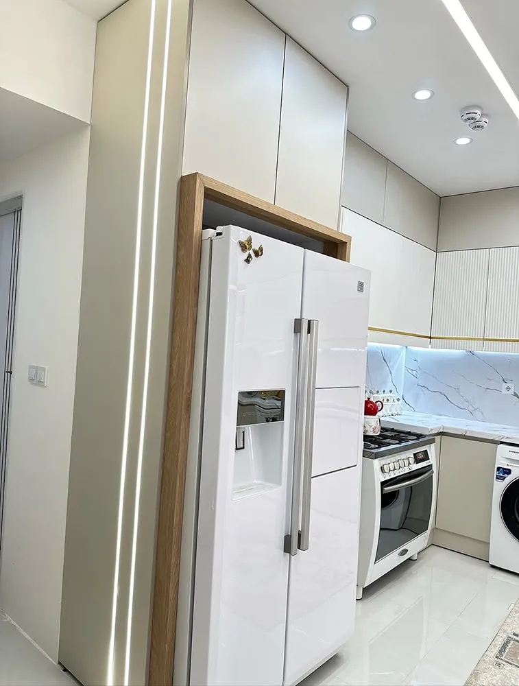 کابینت مدرن سفید و طوسی روشن
