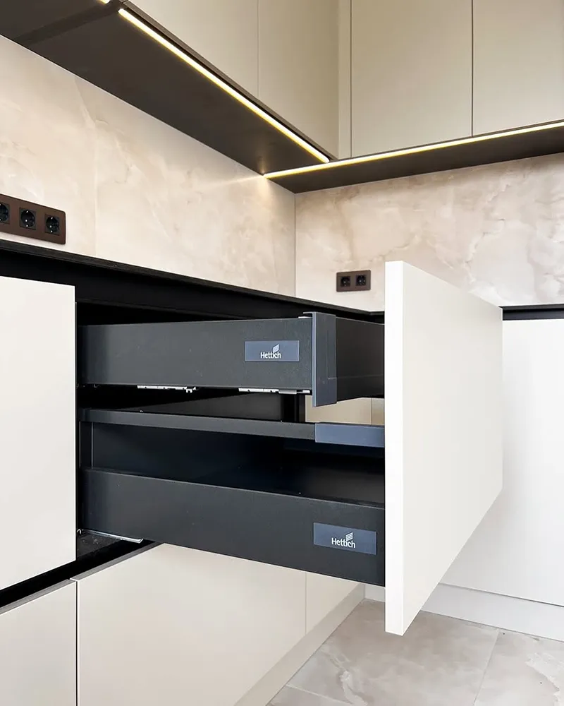 کابینت کرم آشپزخانه کوچک