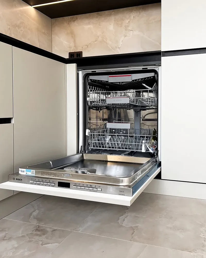 کابینت کرم آشپزخانه کوچک