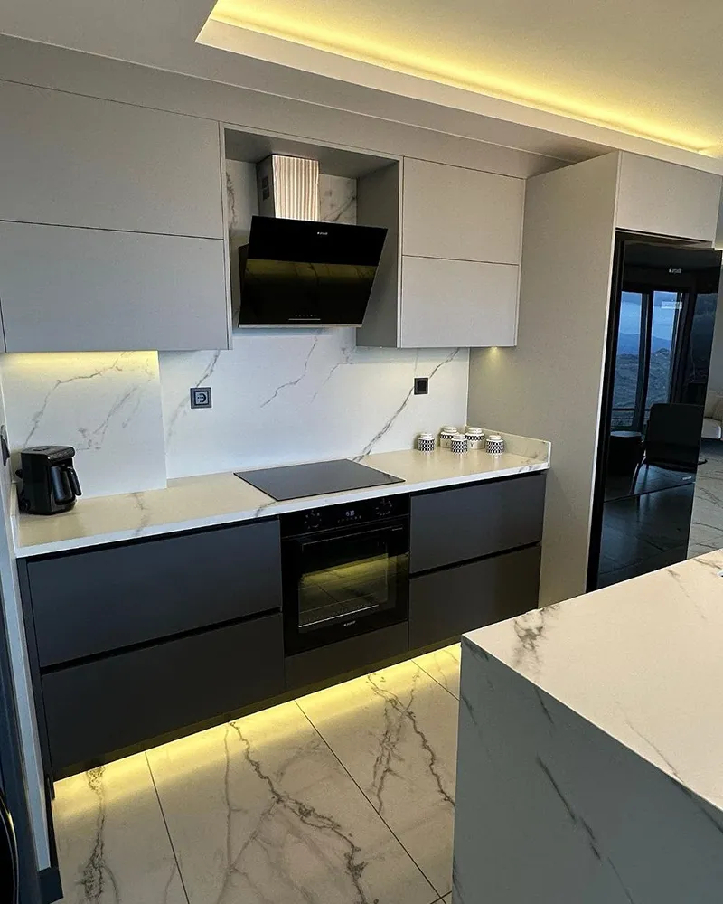 کابینت دو رنگ سفید مشکی