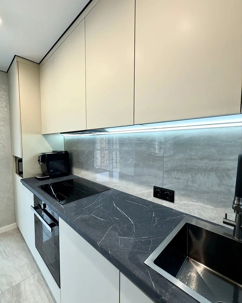 کابینت دو رنگ سفید نسکافه ای