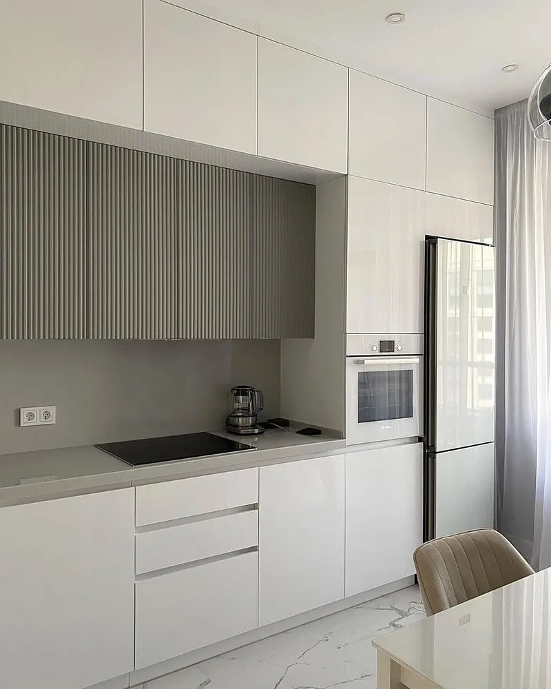 کابینت دو رنگ های گلاس سفید و طوسی