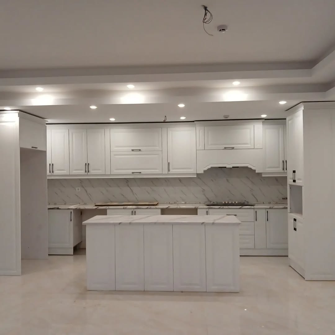 کابینت نئوکلاسیک سفید اقتصادی